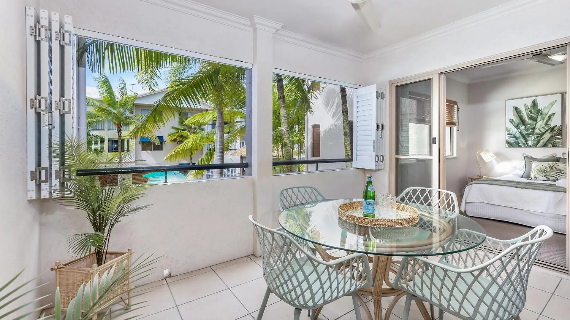 Little Palm- 2 Bedroom Tropical Escape Edge Hill Australia