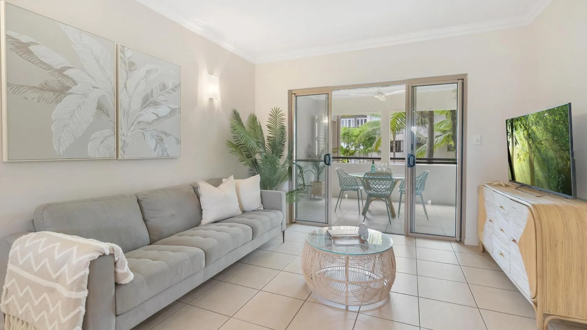 Apartment Little Palm- 2 Bedroom Tropical Escape Edge Hill Australia